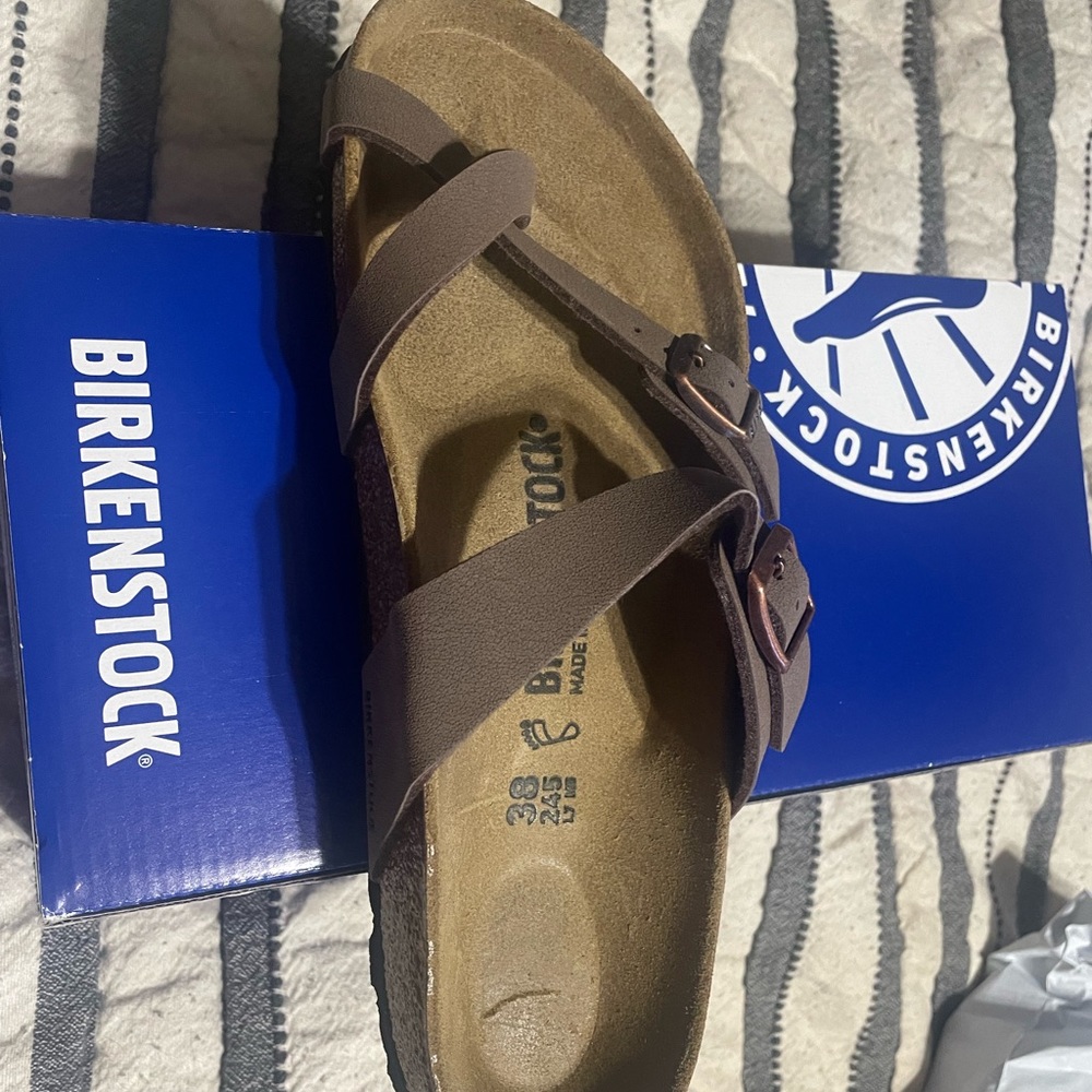 Brand New Size 38 Mayari Birkenstocks